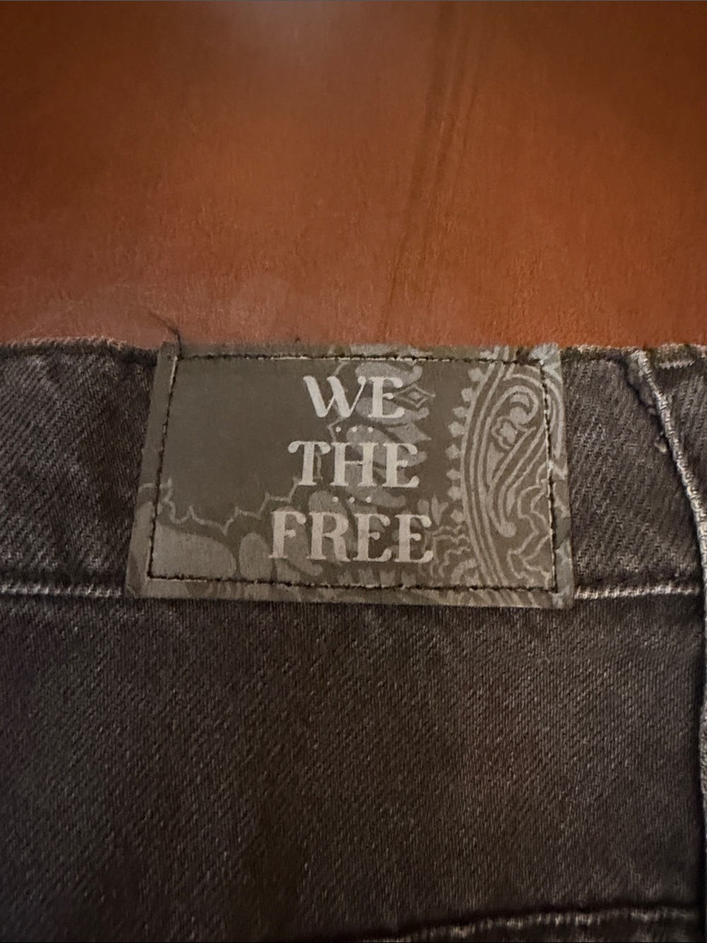 We The Free, boomerang Black Jean Shorts missing one top copper rivet. - Picture 10 of 15